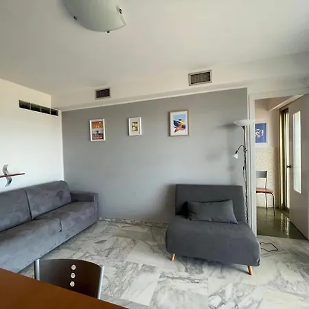 45sm - Climatise Face Avec Terrasse * Μεντόν